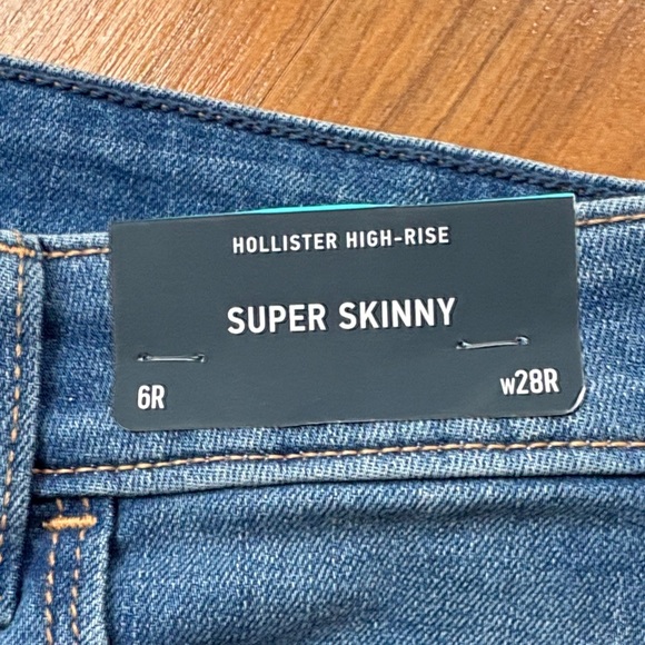 Hollister High-Rise Super Skinny Jeans - Blue - Picture 2 of 4